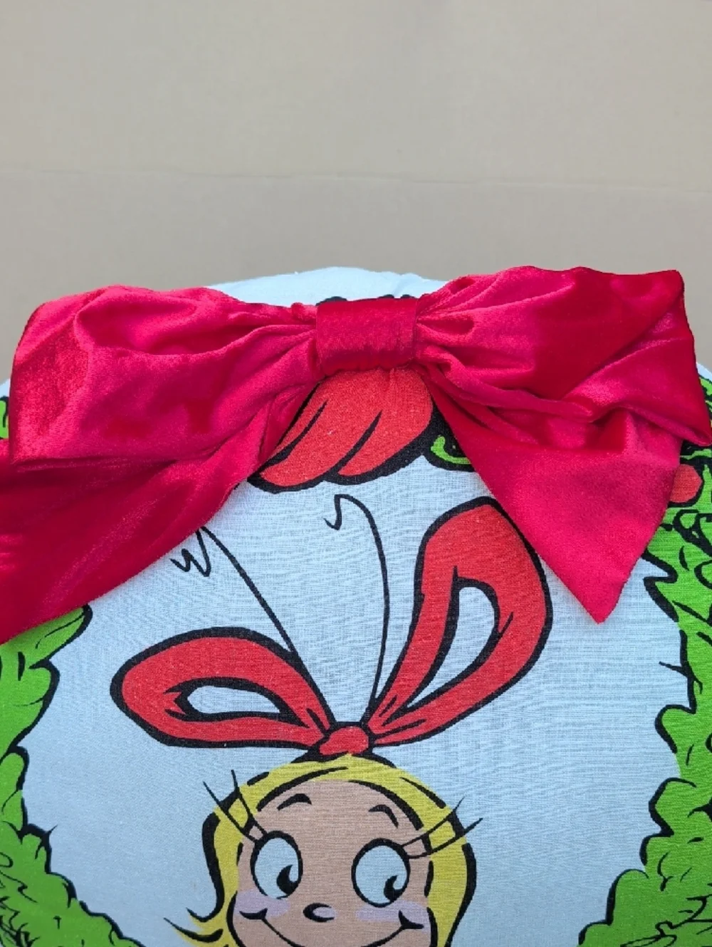 The Grinch Cindy Lou Who Holiday Wreath Cartoon Bow Accent Pillow Classic Unique